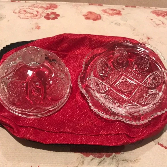 VINTAGE GLASS COVERED DISH - Picture 4 of 8